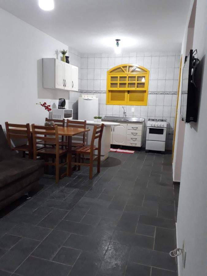 Residencial Colonial Amarelo A 150M Da Praia De Mariscal Aparthotel Bombinhas Esterno foto